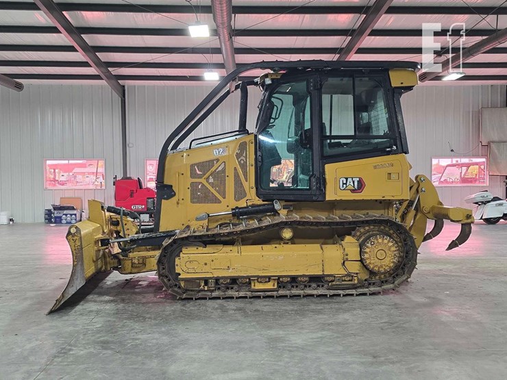 2021-caterpillar-d2-image-5