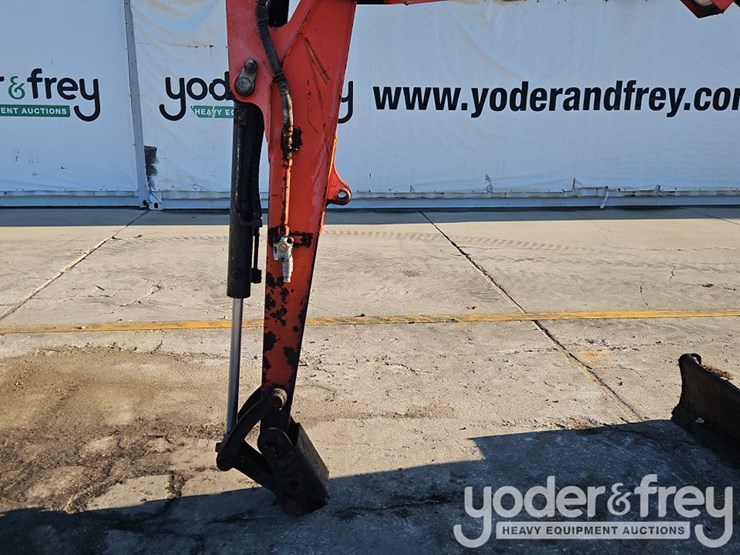 2017-kubota-kx040-4-image-18