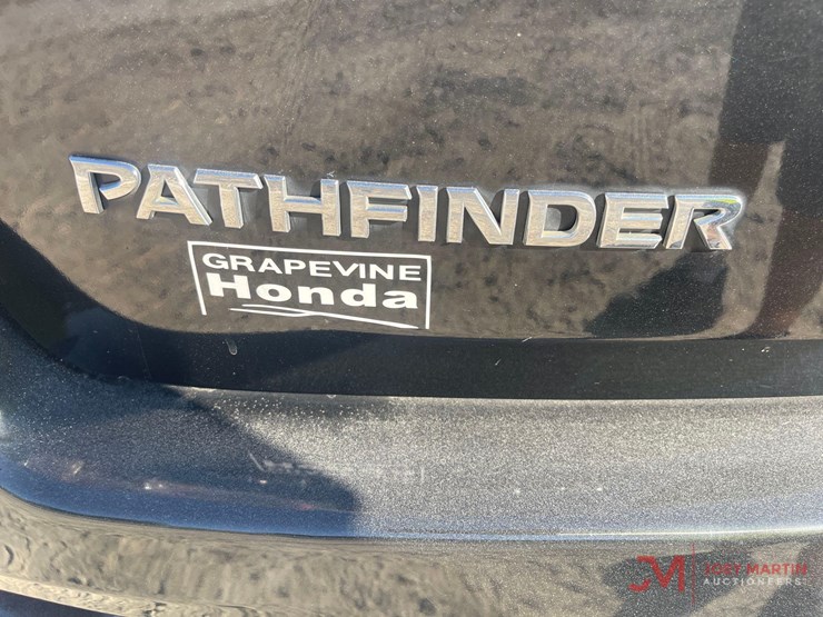 2015-nissan-pathfinder-image-13