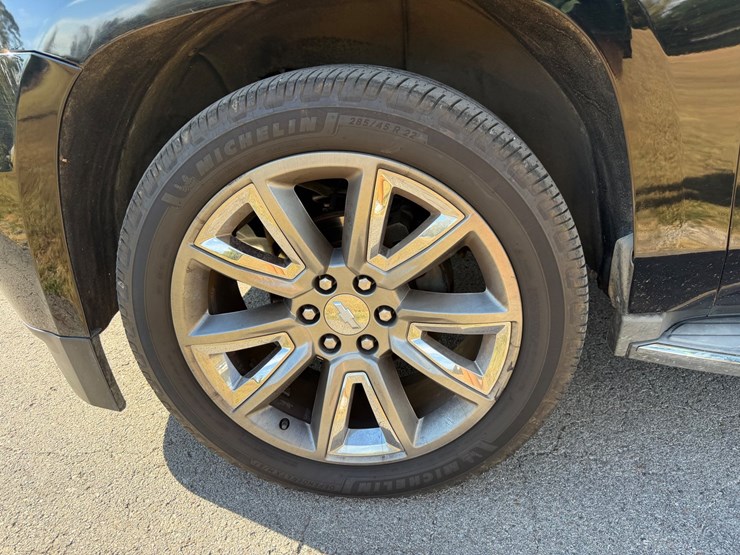 2015-chevrolet-tahoe-ltz-image-9