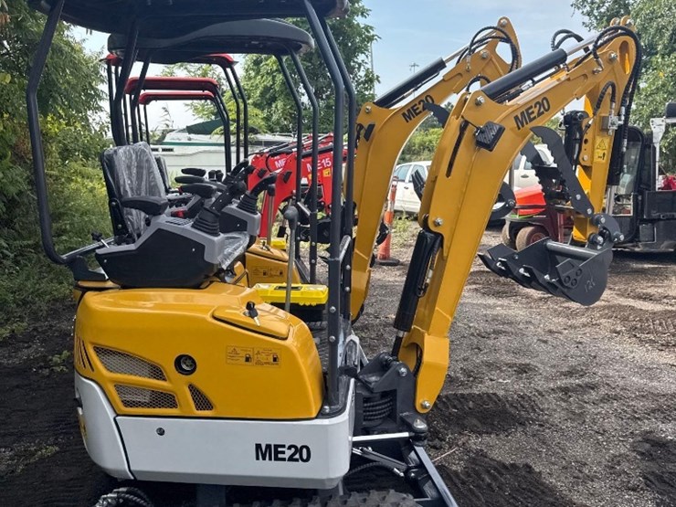 new-sd-lanch-co-diesel-mini-excavator-model-me20-image-4