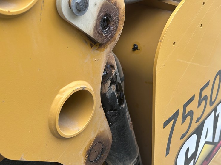 2025-caterpillar-255-image-21