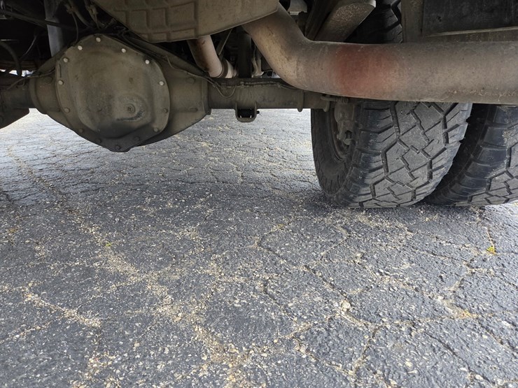 2015-dodge-3500-image-18