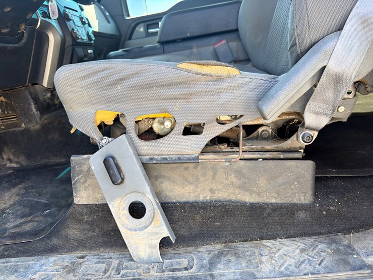 2013-ford-f150-xlt-image-35