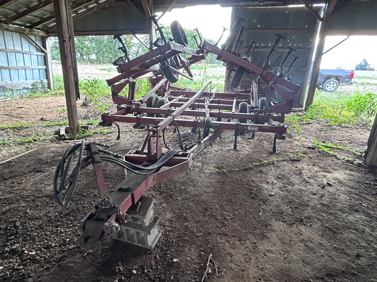 #74-•-case-4300-field-cultivator-image-1