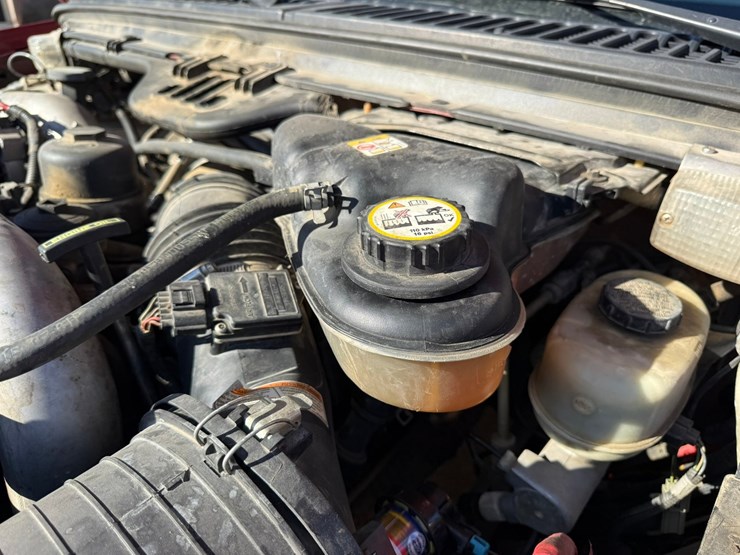 2004-ford-f550-image-48