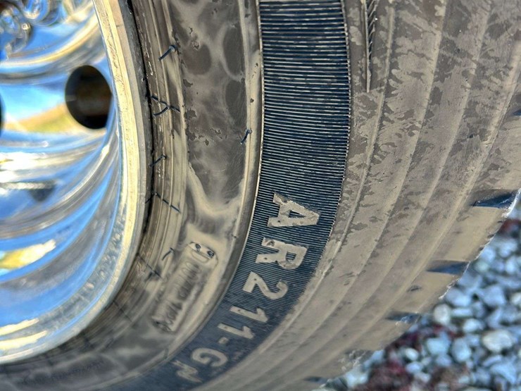 2012-trail-king-tk70hdg-image-38