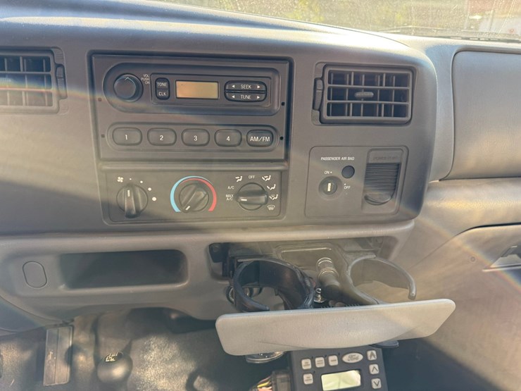 2004-ford-f550-image-60