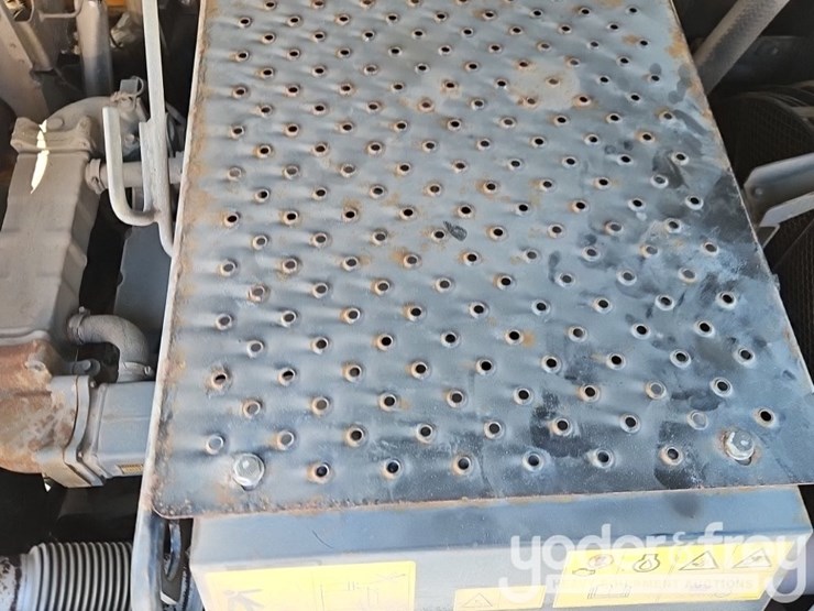 2016-case-cx300d-image-39