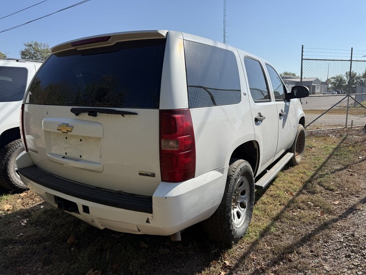 2008-chevrolet-tahoe-image-3