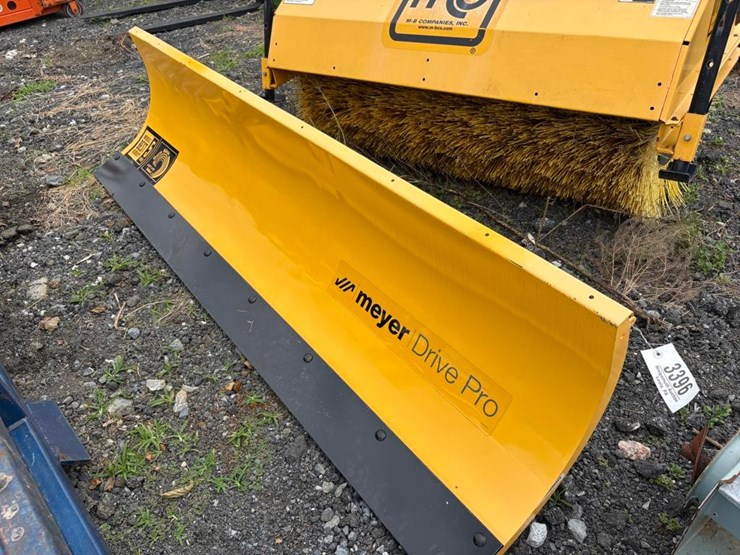 meyer-drive-pro-im-7'6"-snow-blade-image-1