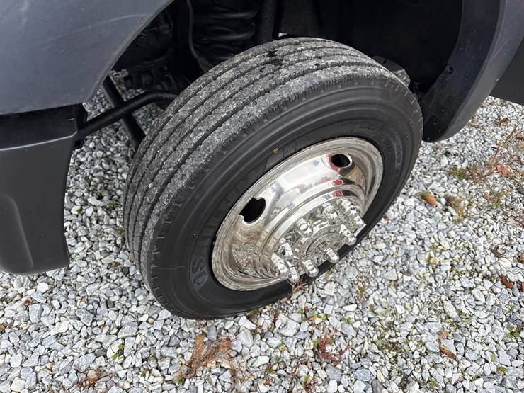 2015-ford-f550-xl-sd-image-18