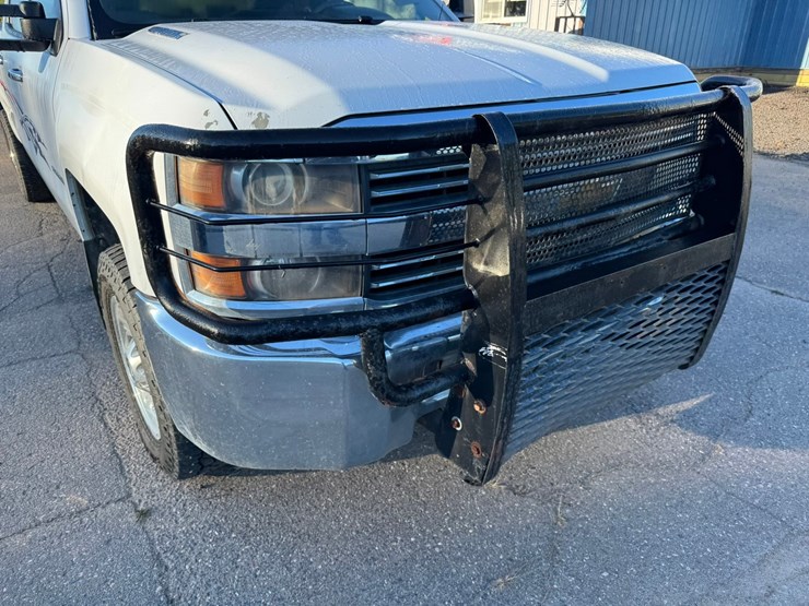2015-chevrolet-3500hd-image-28