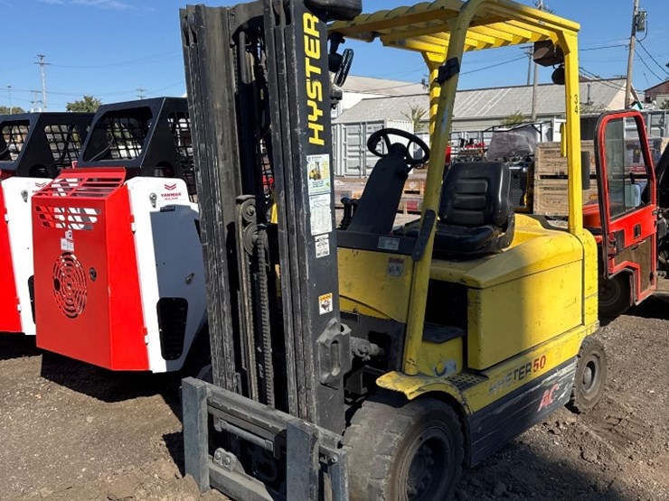 hyster-co-triple-mast-electric-forklift-model-50ac-image-2