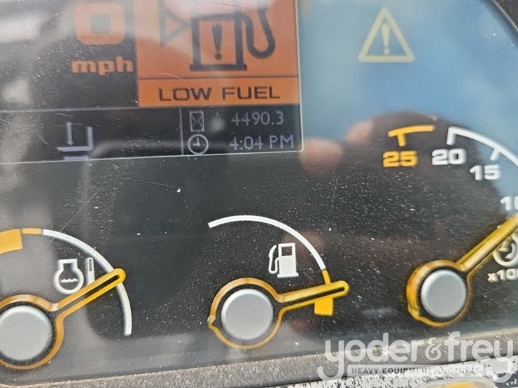 2013-jcb-550-170-image-28