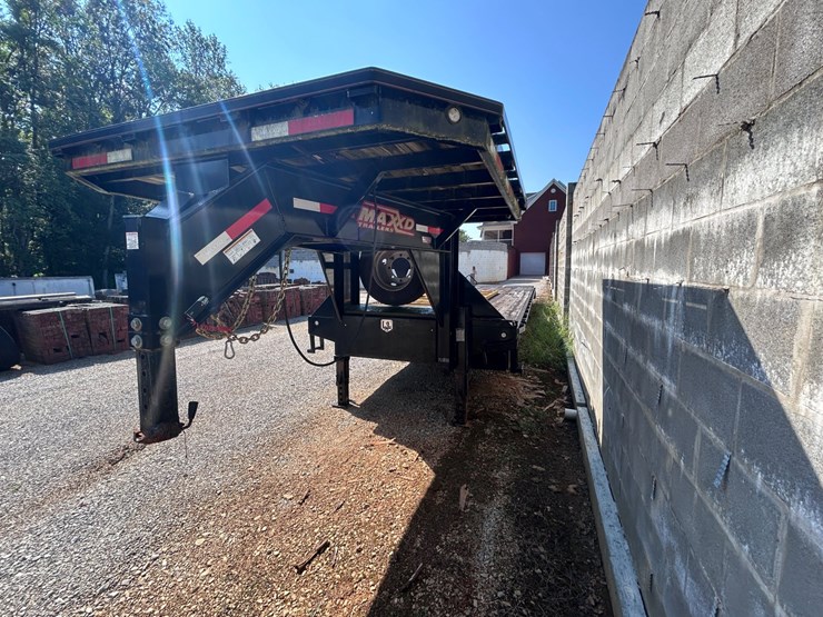#10-•-2018-maxx-d-trailer-lo-pro-gn-flatbed-image-1