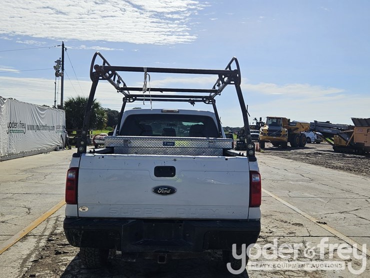 2016-ford-f250-xl-image-5