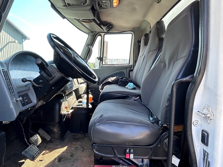2002-international-durastar-4400-image-26