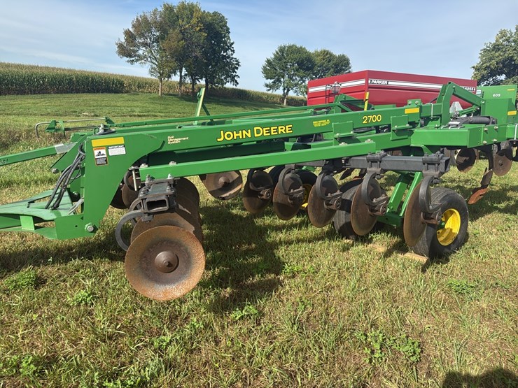 john-deere-2700-image-6