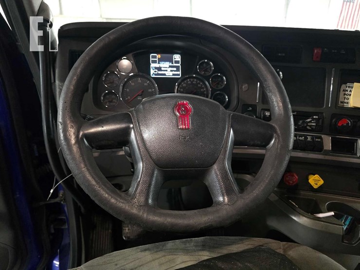 2016-kenworth-t680-image-10