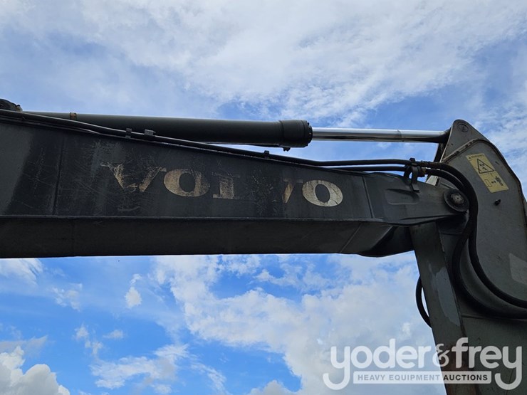 2013-volvo-ec220dl-image-15