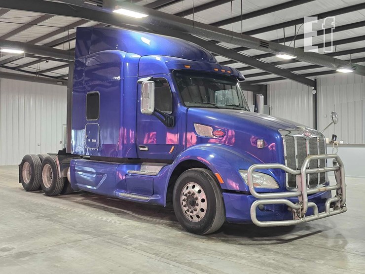 2019-peterbilt-579-image-2