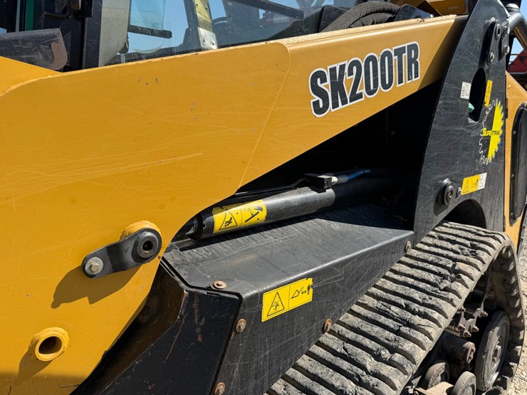 2024-supertrak-sk200tr-image-18