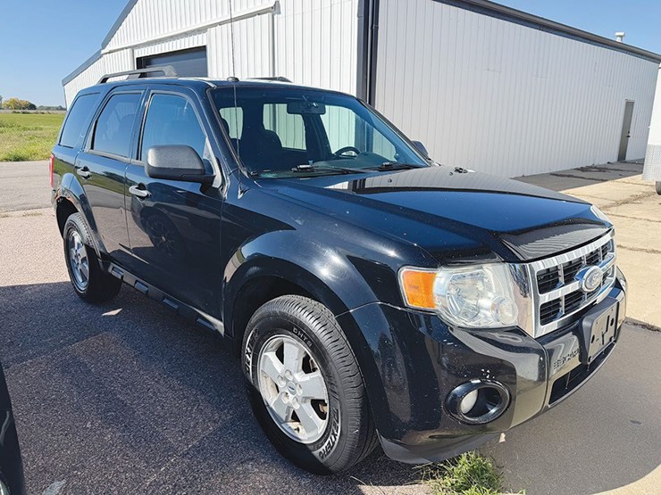 2010-ford-escape-xlt-image-1