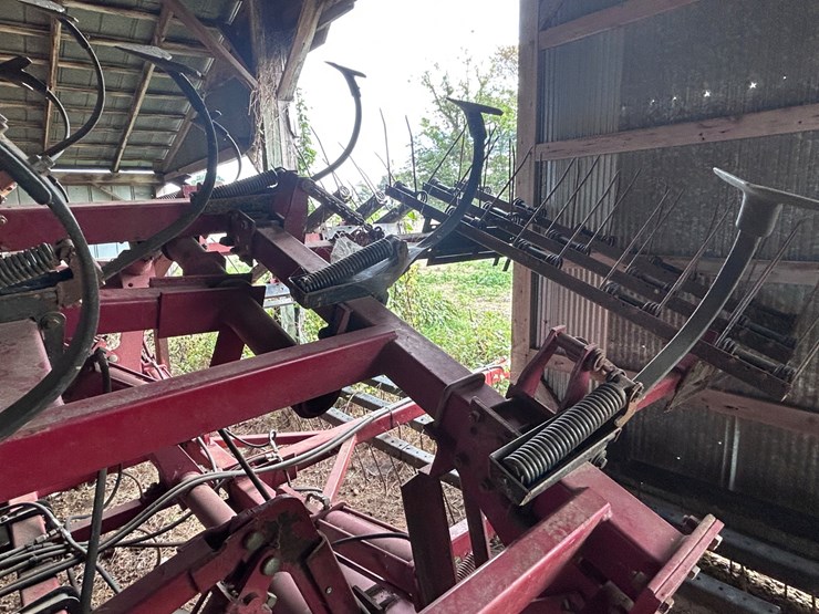 #74-•-case-4300-field-cultivator-image-18