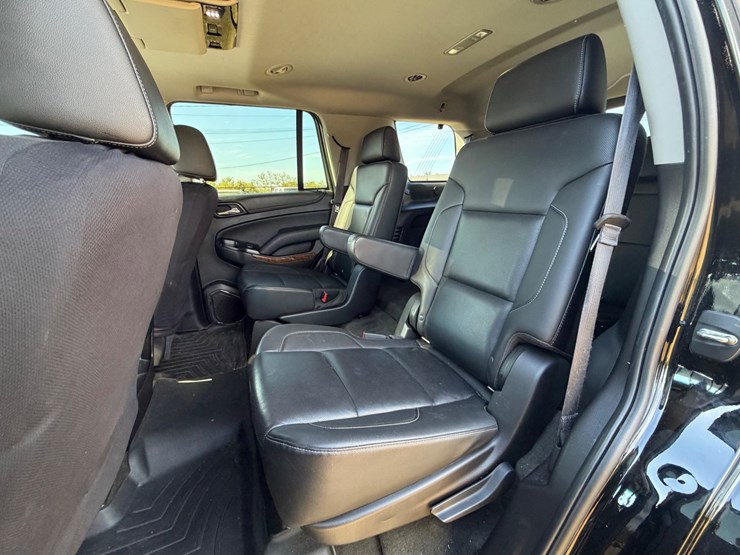 2015-chevrolet-tahoe-ltz-image-21