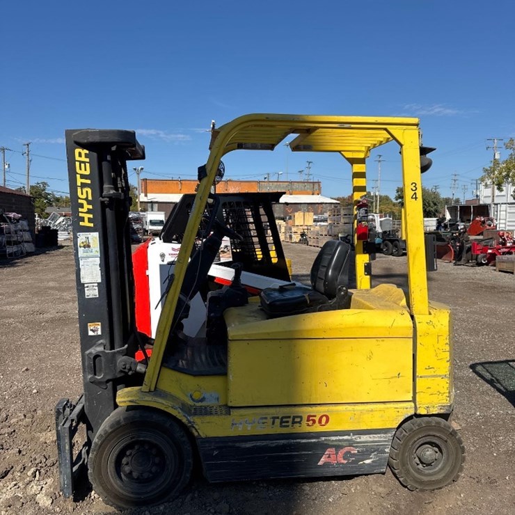 Hyster Co Triple Mast Electric Forklift Model 50AC