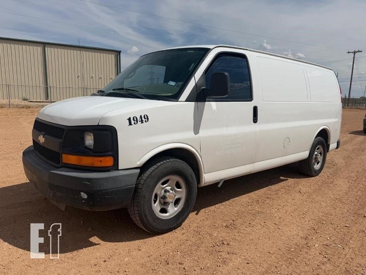 2004-chevrolet-express-1500-image-1