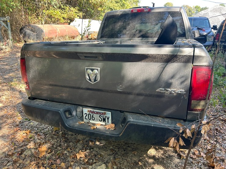 2013-dodge-1500-image-26