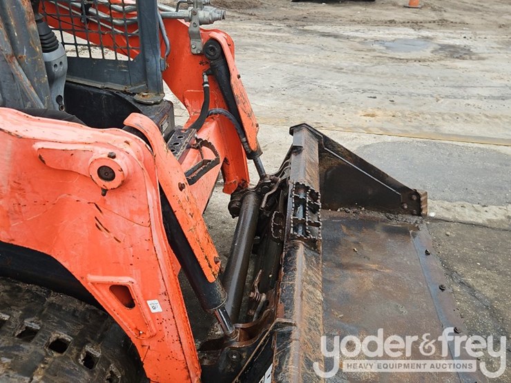 2019-kubota-svl65-2-image-11