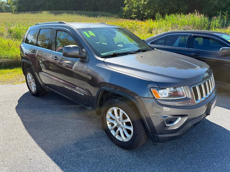 2014-jeep-grand-cherokee-laredo-image-2
