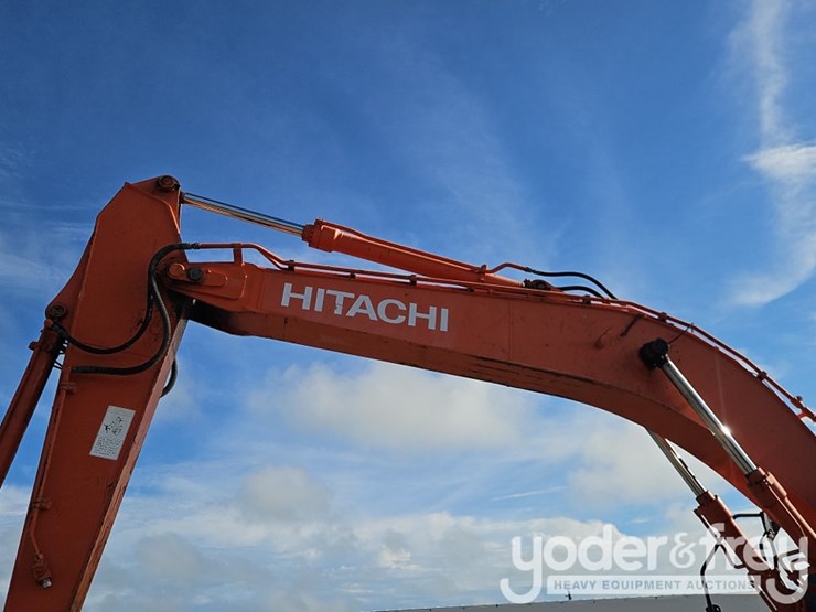 hitachi-zx245us-lc-6n-image-18