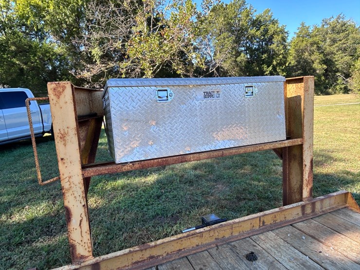 #93-•-20’-matthews-tandem-axle-gooseneck-trailer-image-14