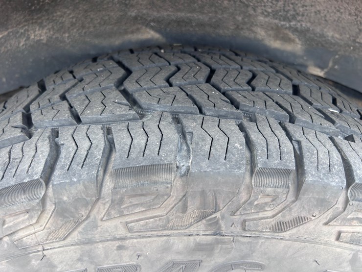 2004-toyota-sequoia-limited-image-8