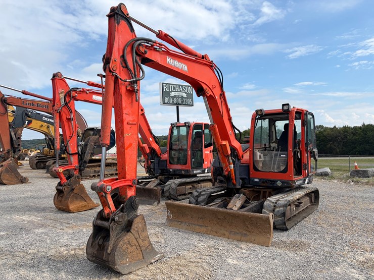 #22-•-2009-kubota-080-3-mini-excavator-image-1