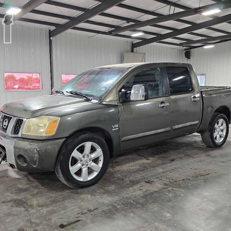 2004 NISSAN TITAN
