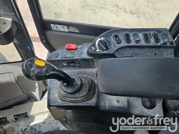 2019-komatsu-wa320-8-image-25