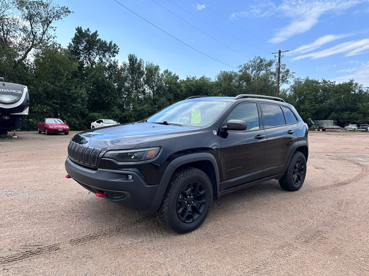 2019-jeep-cherokee-image-2