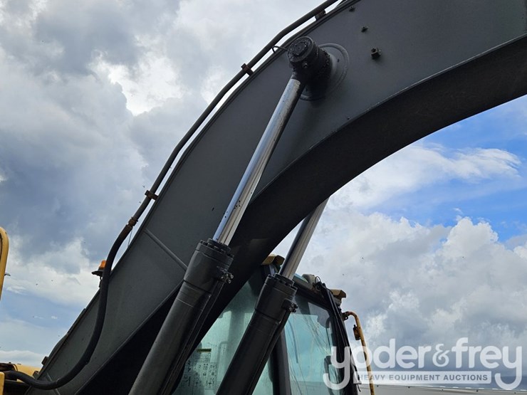 2013-volvo-ec220dl-image-14