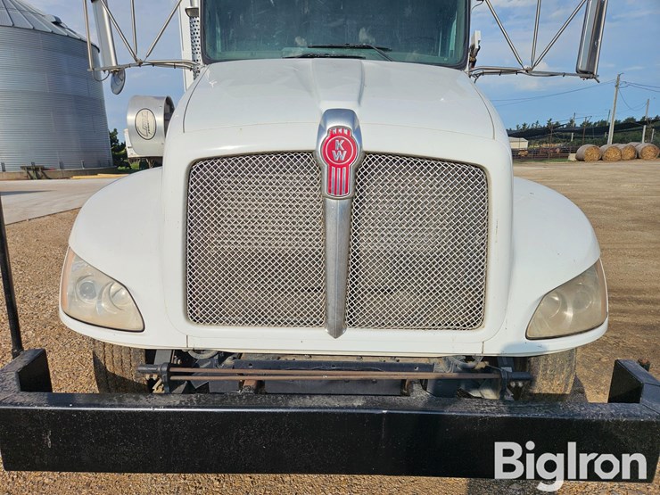 2013-kenworth-t370-image-12
