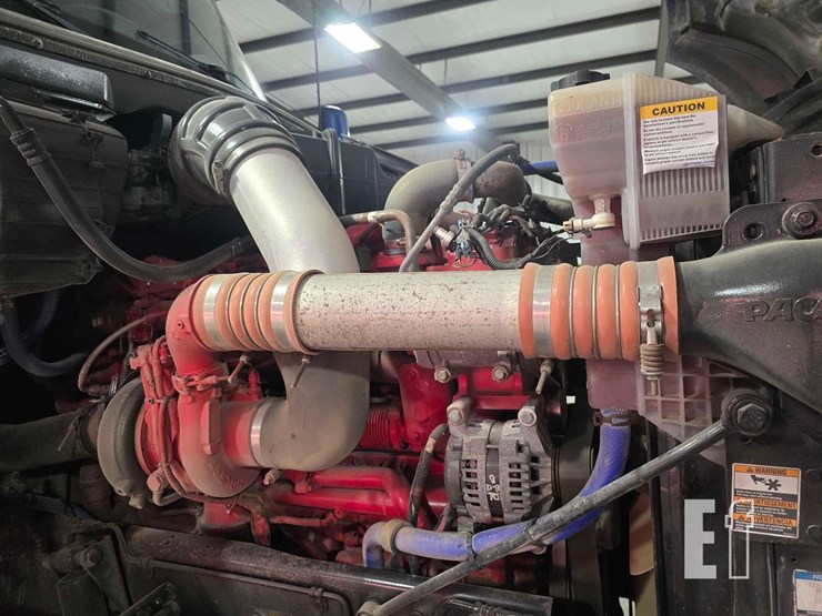2015-kenworth-t680-image-30