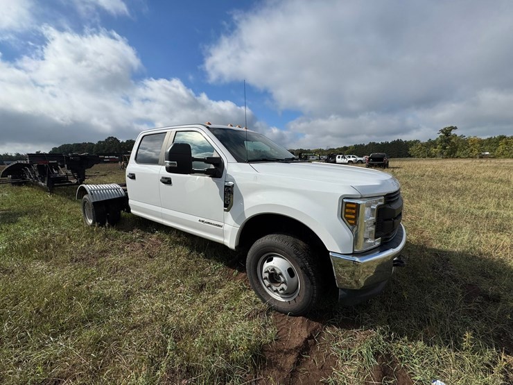 2019-ford-f350-xl-image-7