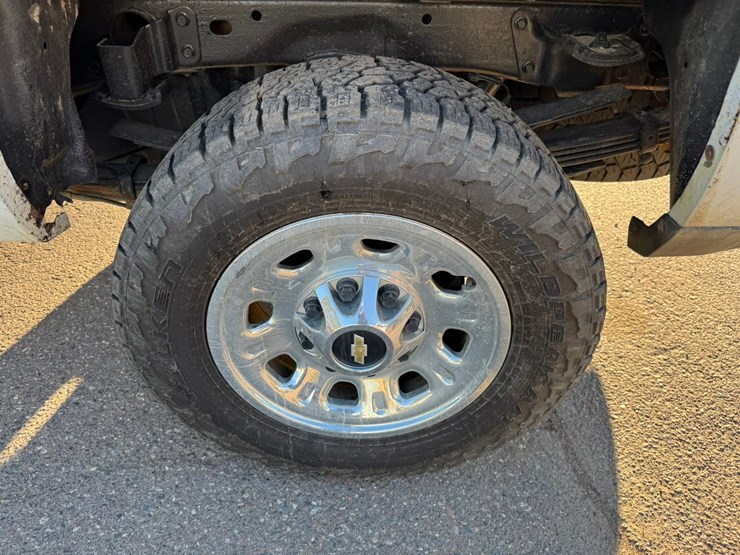 2015-chevrolet-3500hd-image-59