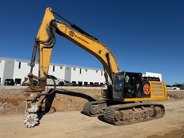 2017-caterpillar-336-image-1