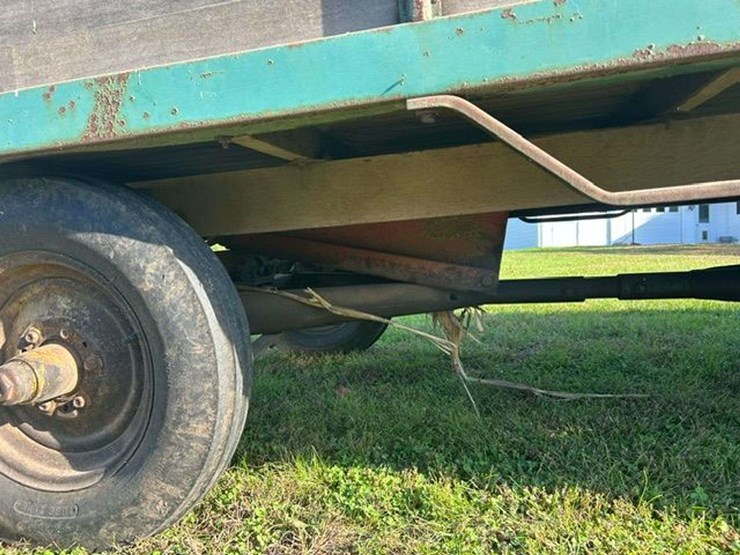 heider-box-on-jd-long-hub-running-gear-with-hoist-image-5