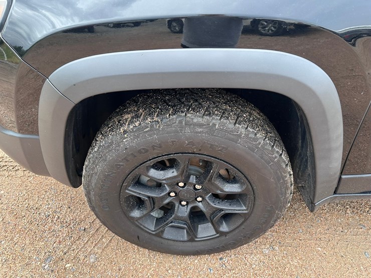 2019-jeep-cherokee-image-33